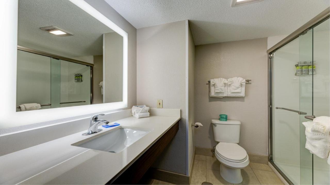 Holiday Inn Express & Suites Ashtabula-Geneva By Ihg Austinburg Bagian luar foto