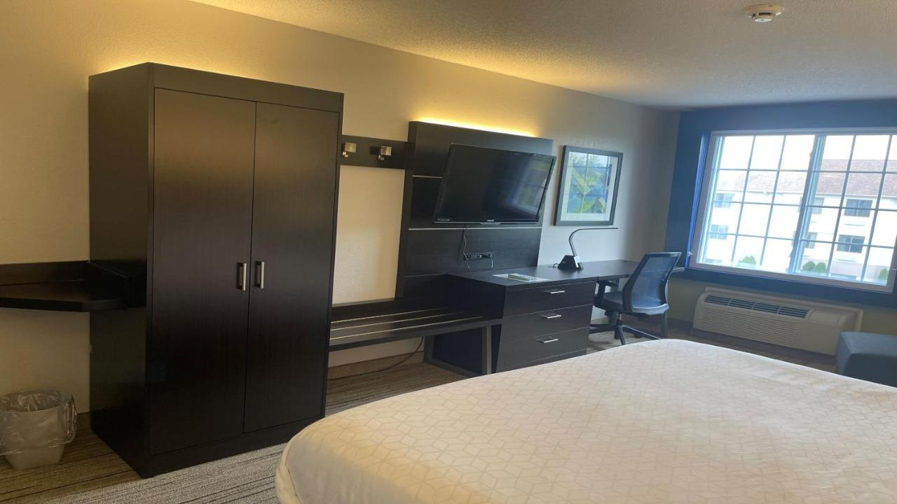 Holiday Inn Express & Suites Ashtabula-Geneva By Ihg Austinburg Bagian luar foto