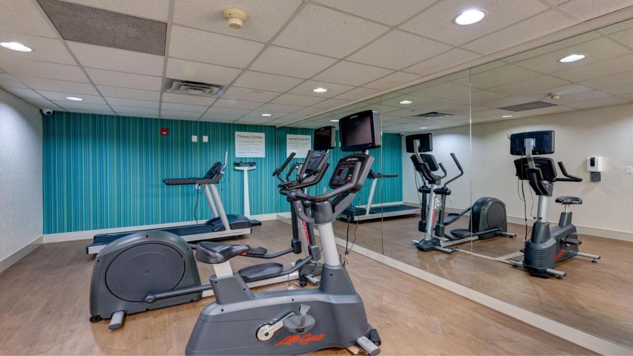 Holiday Inn Express & Suites Ashtabula-Geneva By Ihg Austinburg Bagian luar foto