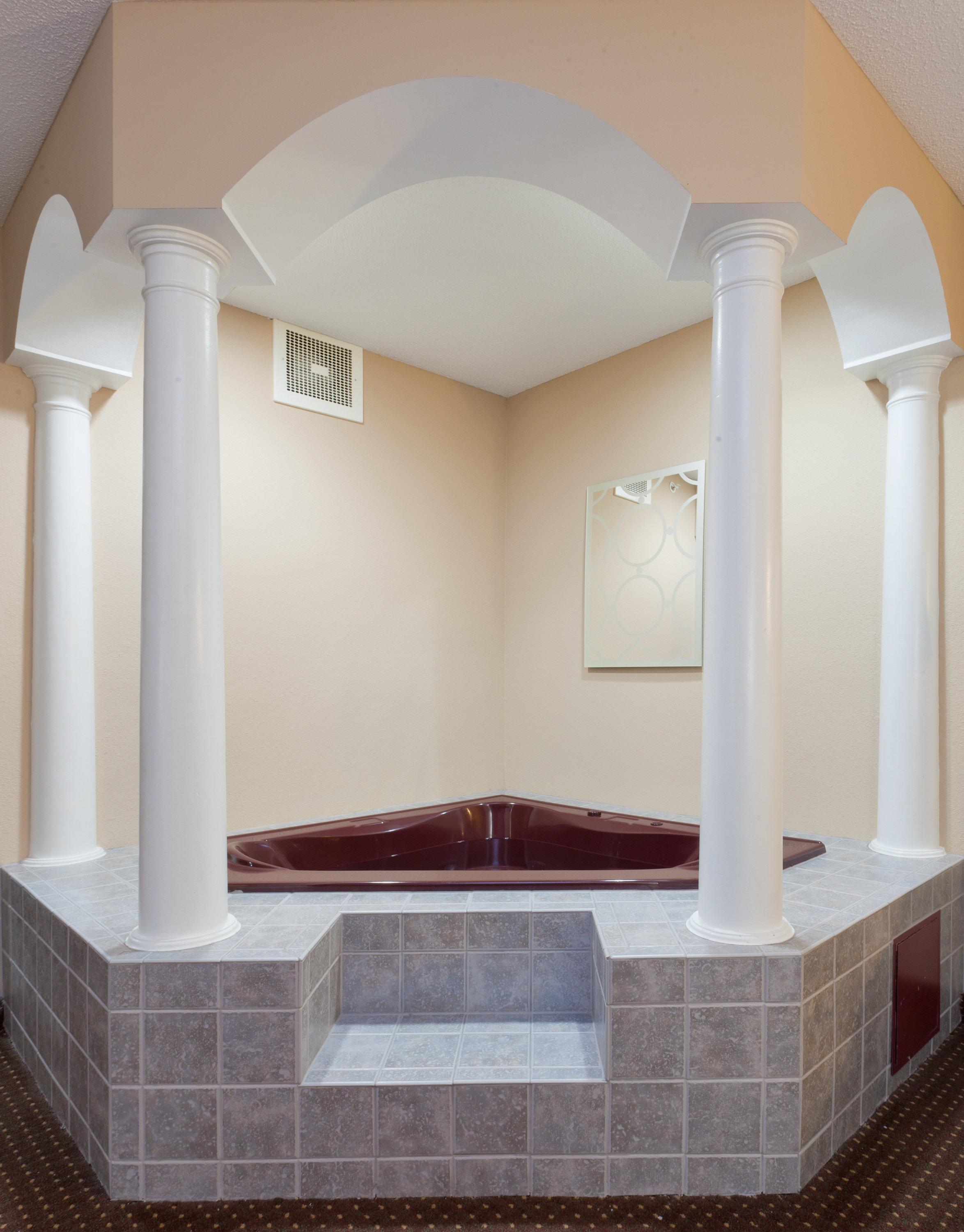 Holiday Inn Express & Suites Ashtabula-Geneva By Ihg Austinburg Bagian luar foto