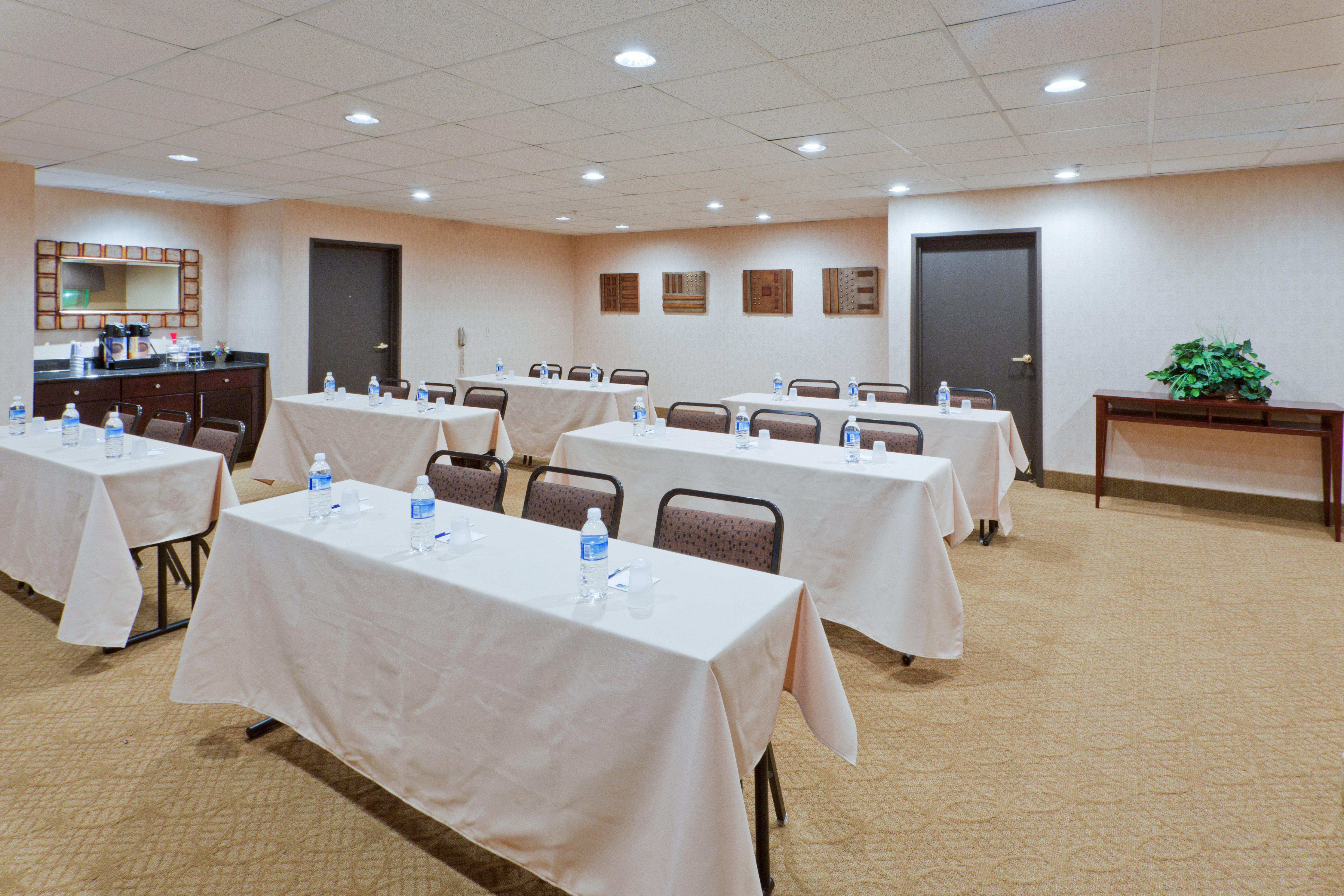 Holiday Inn Express & Suites Ashtabula-Geneva By Ihg Austinburg Bagian luar foto