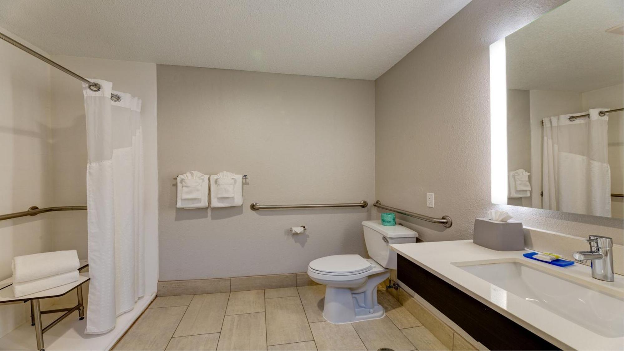 Holiday Inn Express & Suites Ashtabula-Geneva By Ihg Austinburg Bagian luar foto